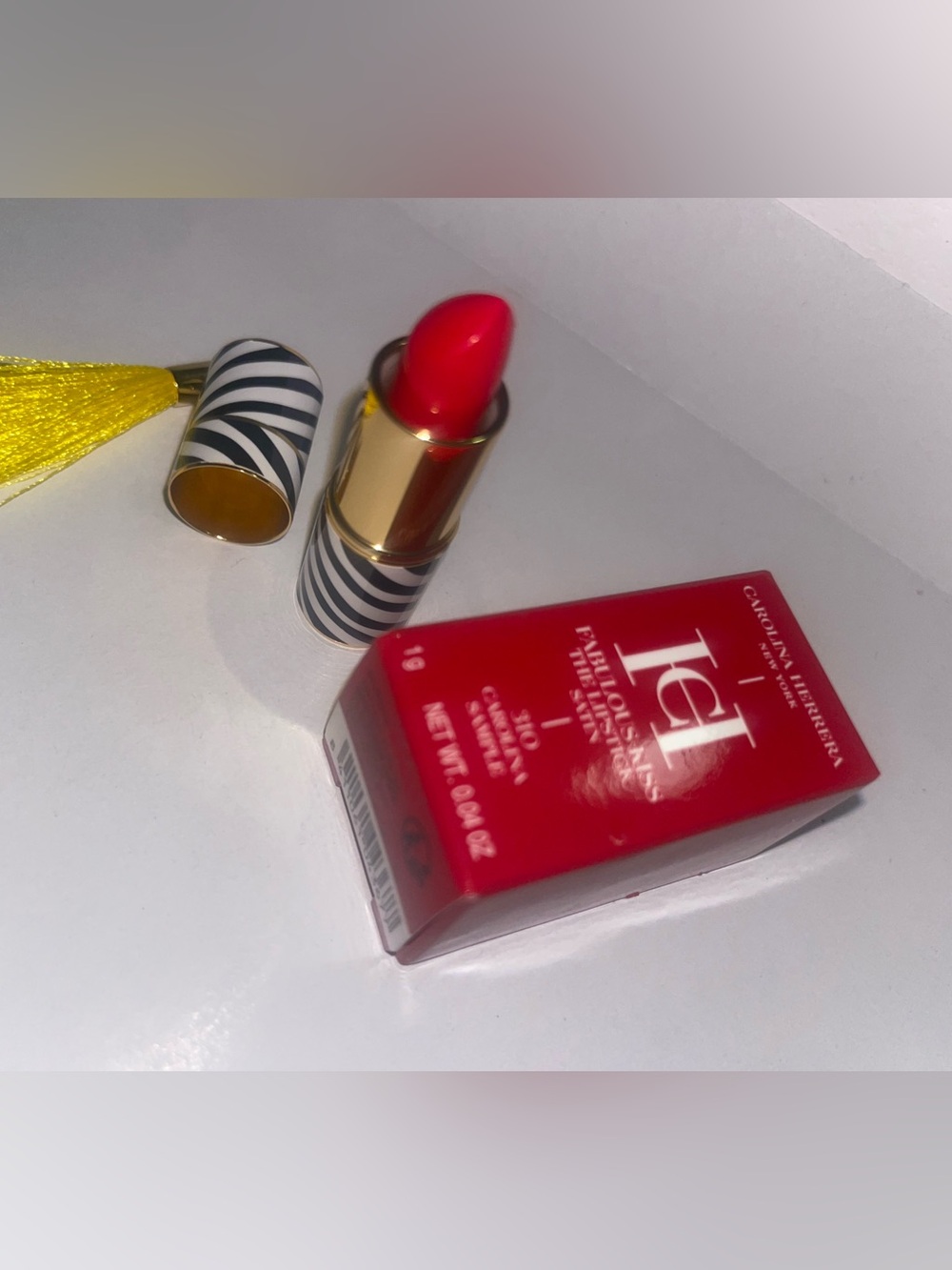 Carolina Herrera Fabulous Kiss Satin Lipstick - 310 Carolina (Red) mini
